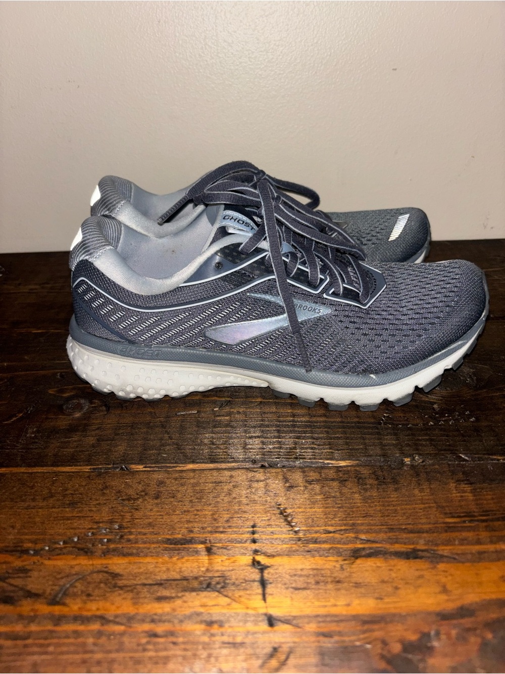 Brooks Ghost 12 Gray Mesh Running Shoes size 6